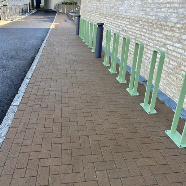 Steinkjer kulturhus, belegningsstein, belegningsstein, betongstein, gårdsplass, heller, kantstein, mur